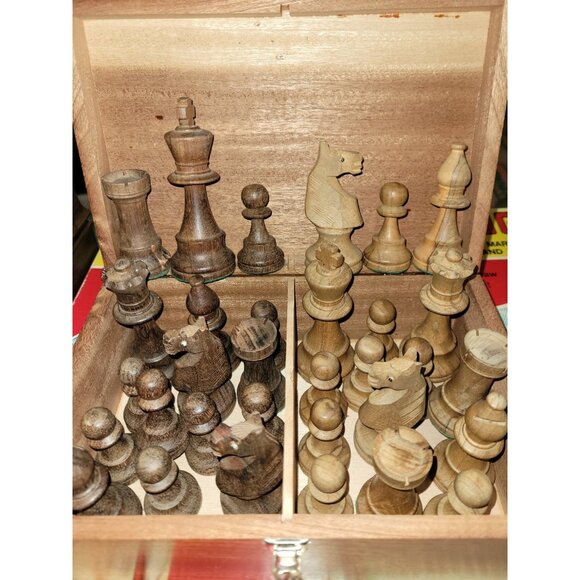Vintage German Staunton Chess Set Carved Wood Figures Felt Pad COMPLETE Rosewood - Picture 1 of 7